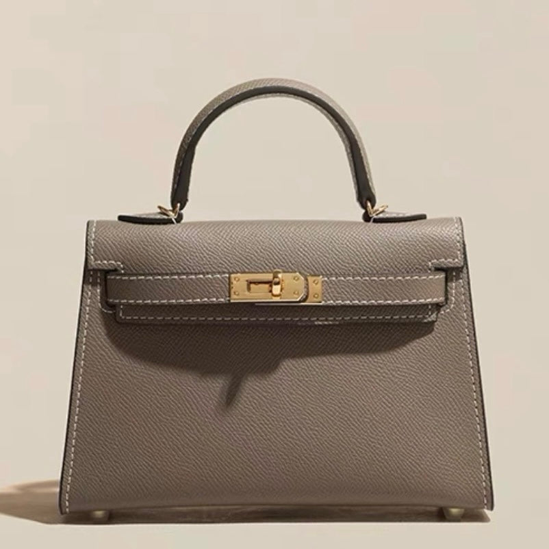 Sac à main taupe en cuir de veau premium avec bandoulière 